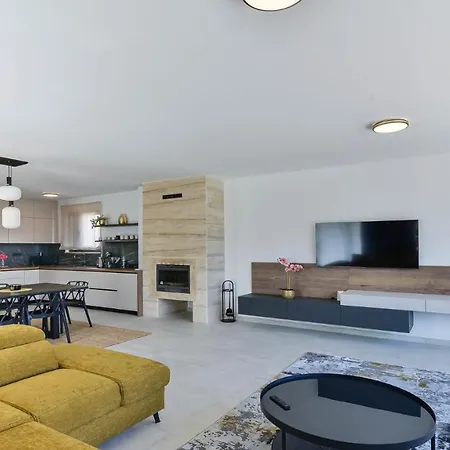 Zariva With Pool And Panoramic Mountain And Villa *