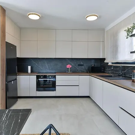 Villa Zariva With Pool And Panoramic Mountain And Vinjerac