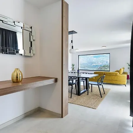 Zariva With Pool And Panoramic Mountain And Villa *