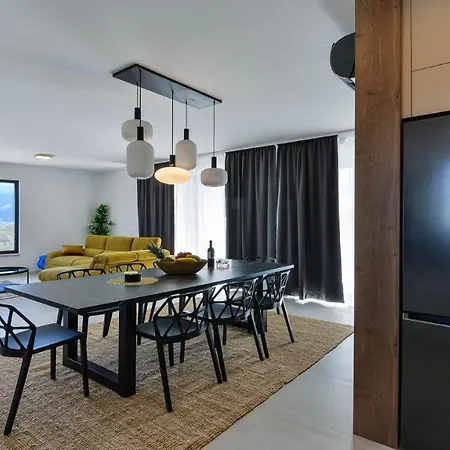 Zariva With Pool And Panoramic Mountain And Villa