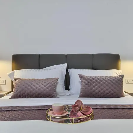 Zariva With Pool And Panoramic Mountain And Villa *