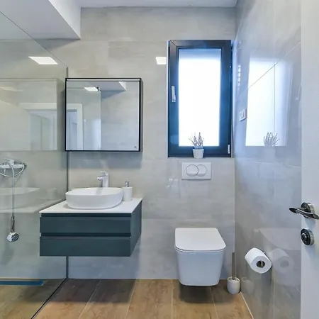 Zariva With Pool And Panoramic Mountain And Vinjerac