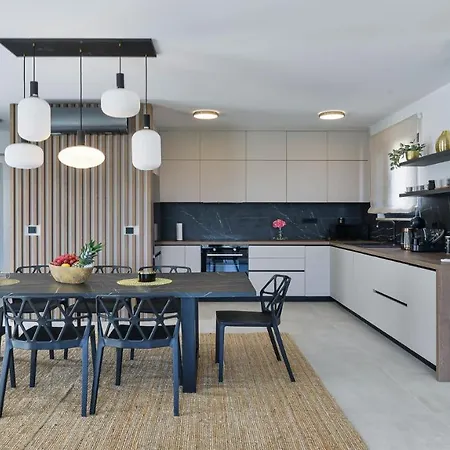 Zariva With Pool And Panoramic Mountain And Villa