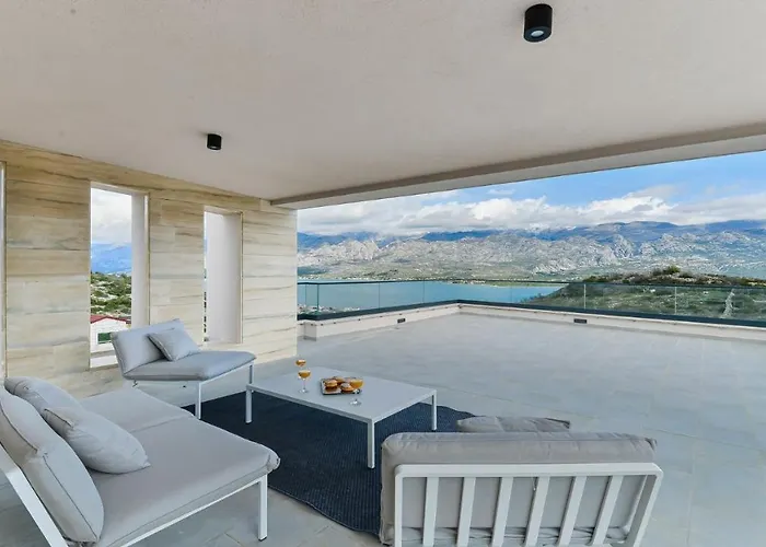 Villa Zariva With Pool And Panoramic Mountain And *