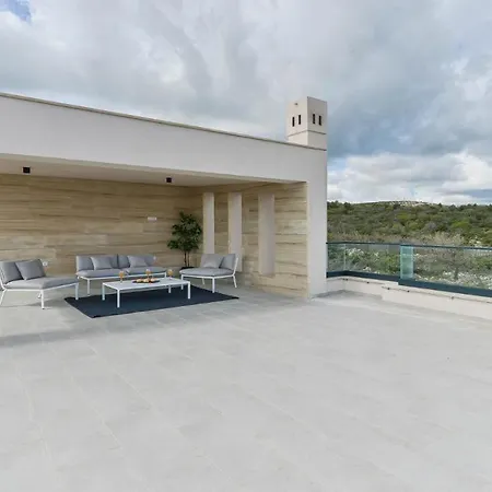 Villa Zariva With Pool And Panoramic Mountain And *