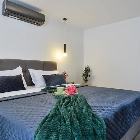 Βίλα Zariva With Pool And Panoramic Mountain And *