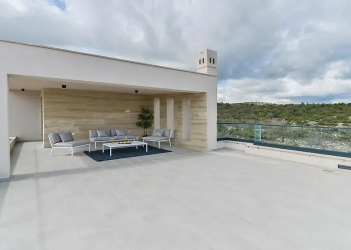 别墅 Zariva With Pool And Panoramic Mountain And *