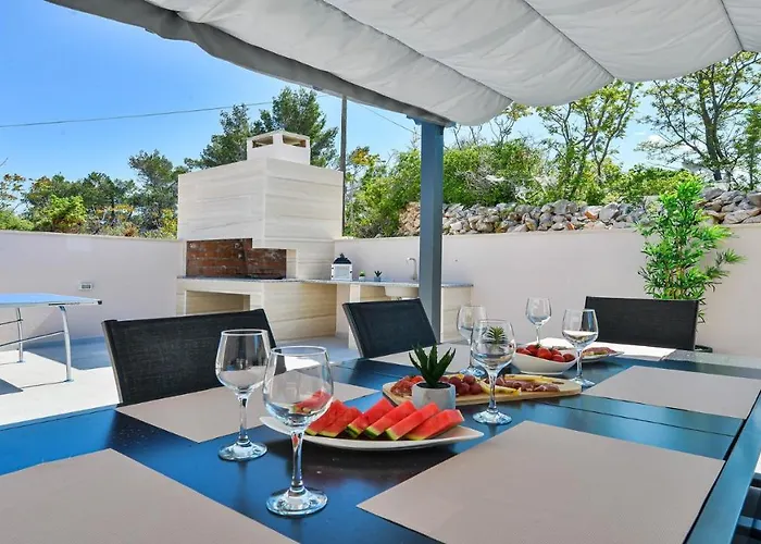 Zariva With Pool And Panoramic Mountain And Villa Vinjerac