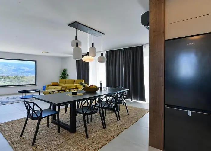 Zariva With Pool And Panoramic Mountain And Вилла