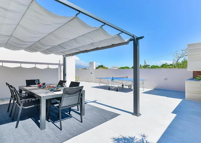 Zariva With Pool And Panoramic Mountain And *