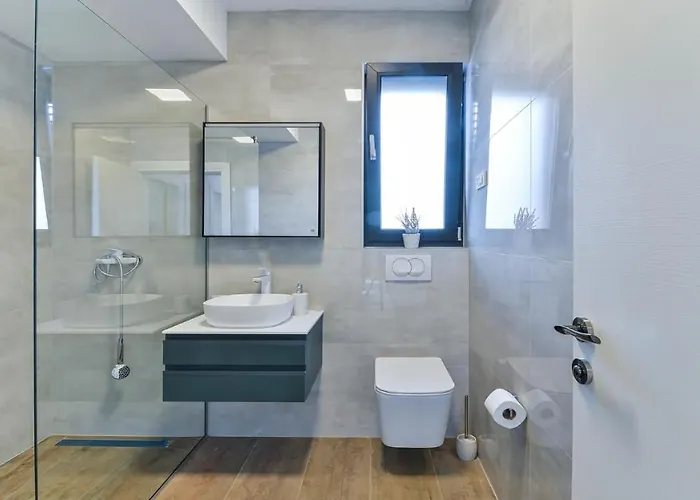 Zariva With Pool And Panoramic Mountain And Vinjerac