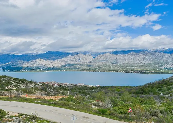 Zariva With Pool And Panoramic Mountain And Виньерац