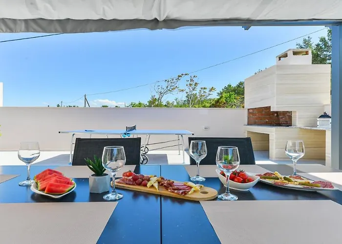 Zariva With Pool And Panoramic Mountain And Вилла